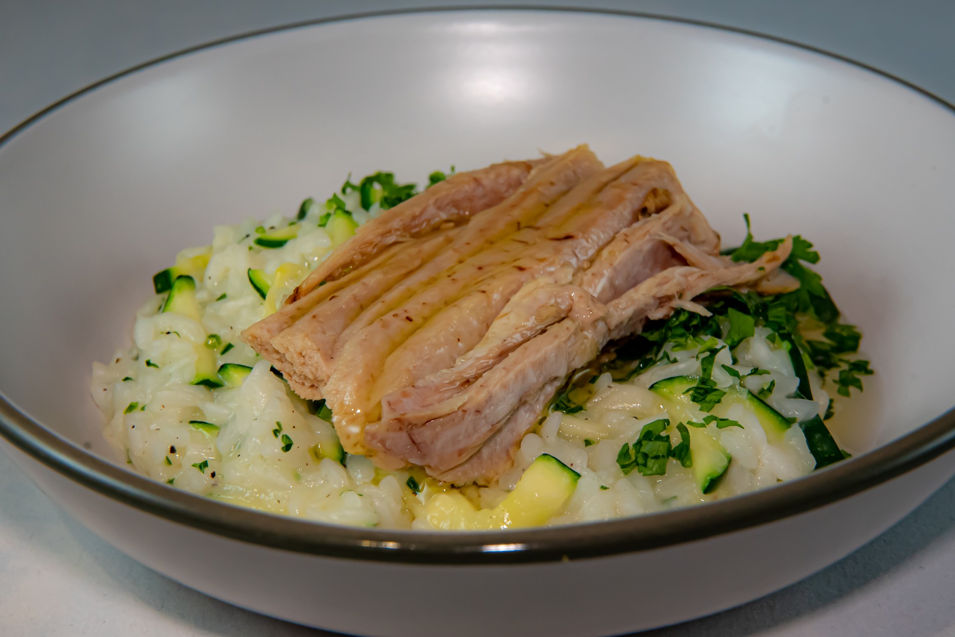 Ventresca de Atum em Azeite sobre Arroz Cremoso de Courgete